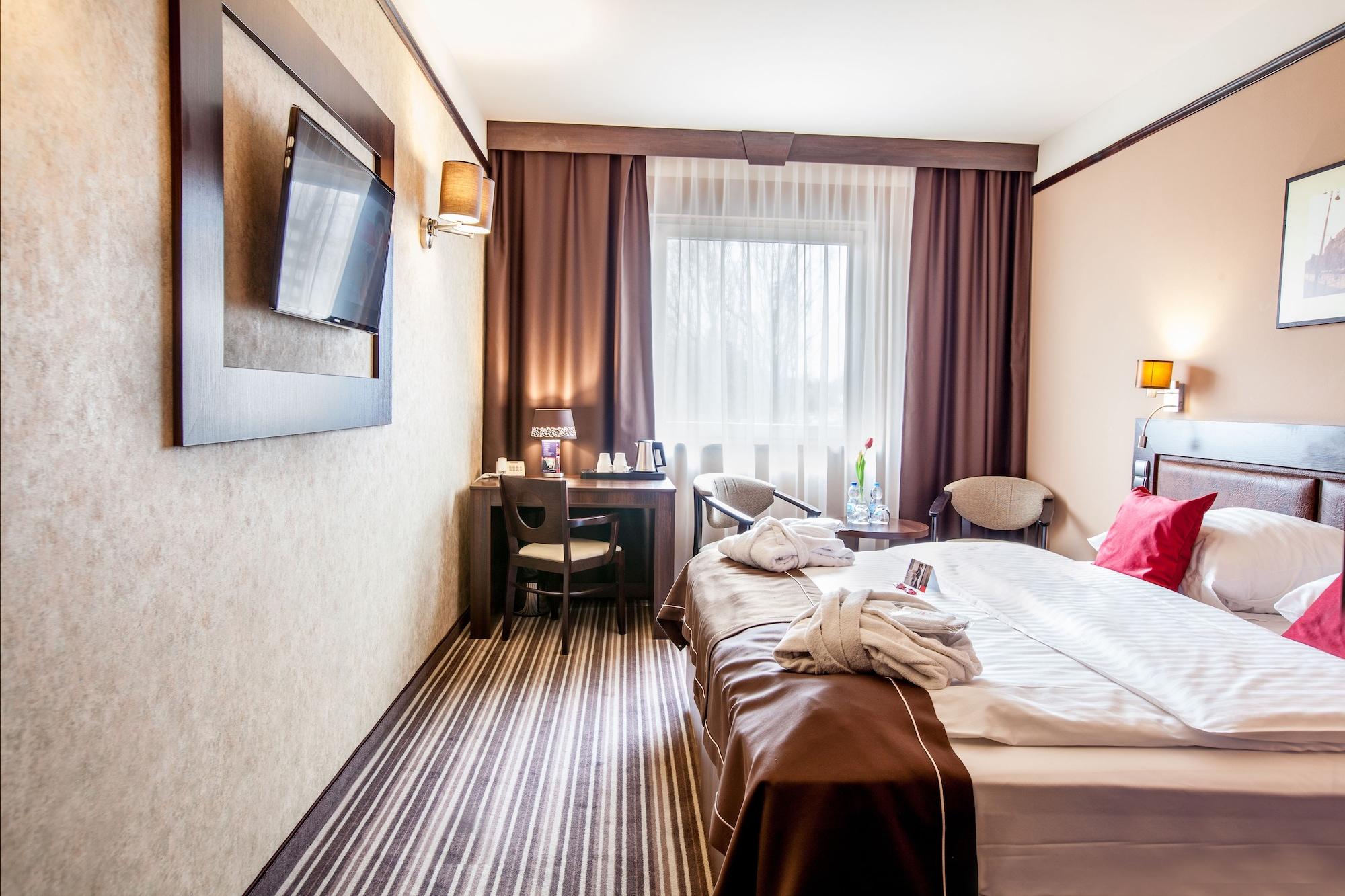 Park Hotel Diament Катовице Екстериор снимка