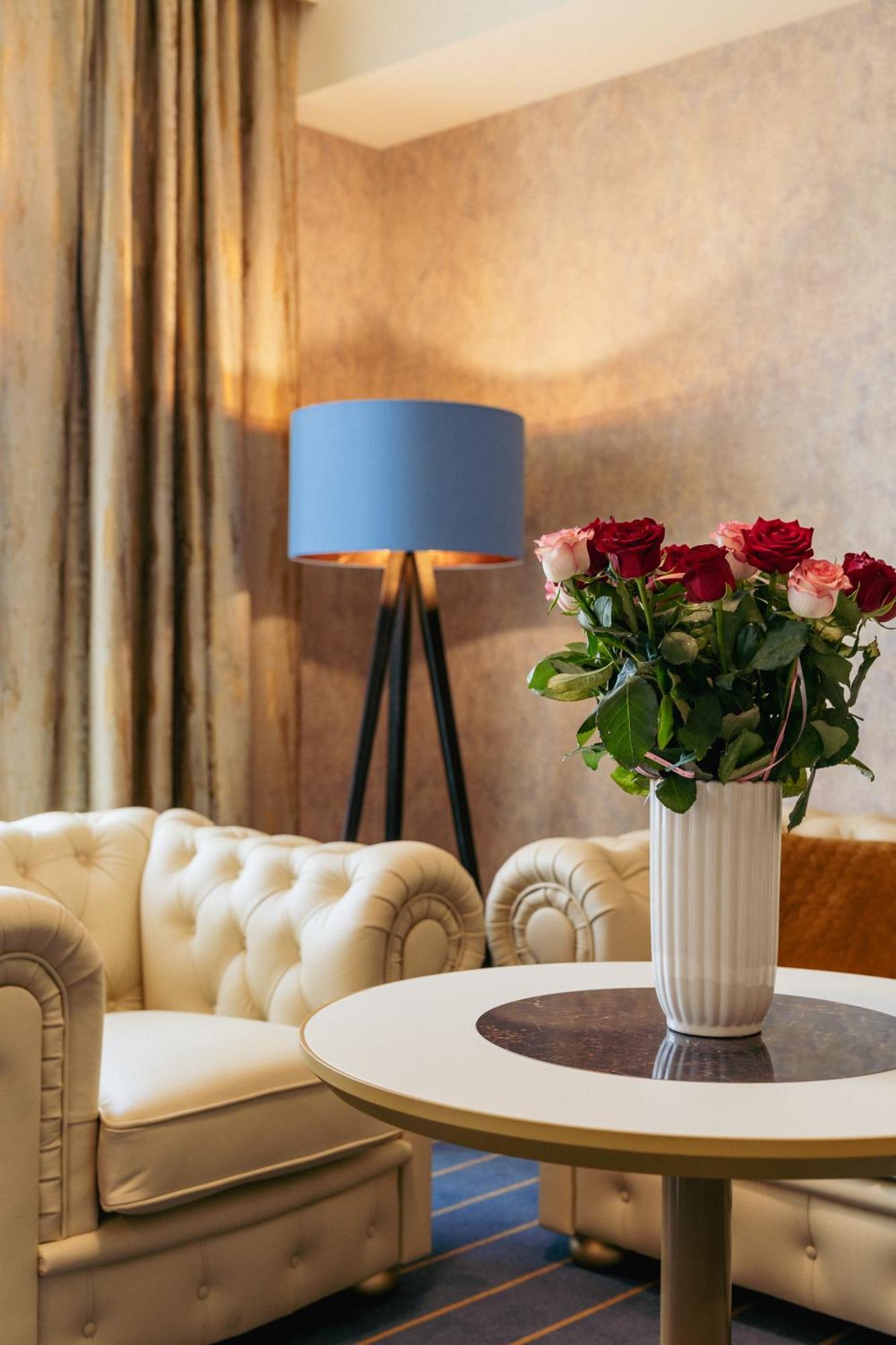 Park Hotel Diament Катовице Екстериор снимка
