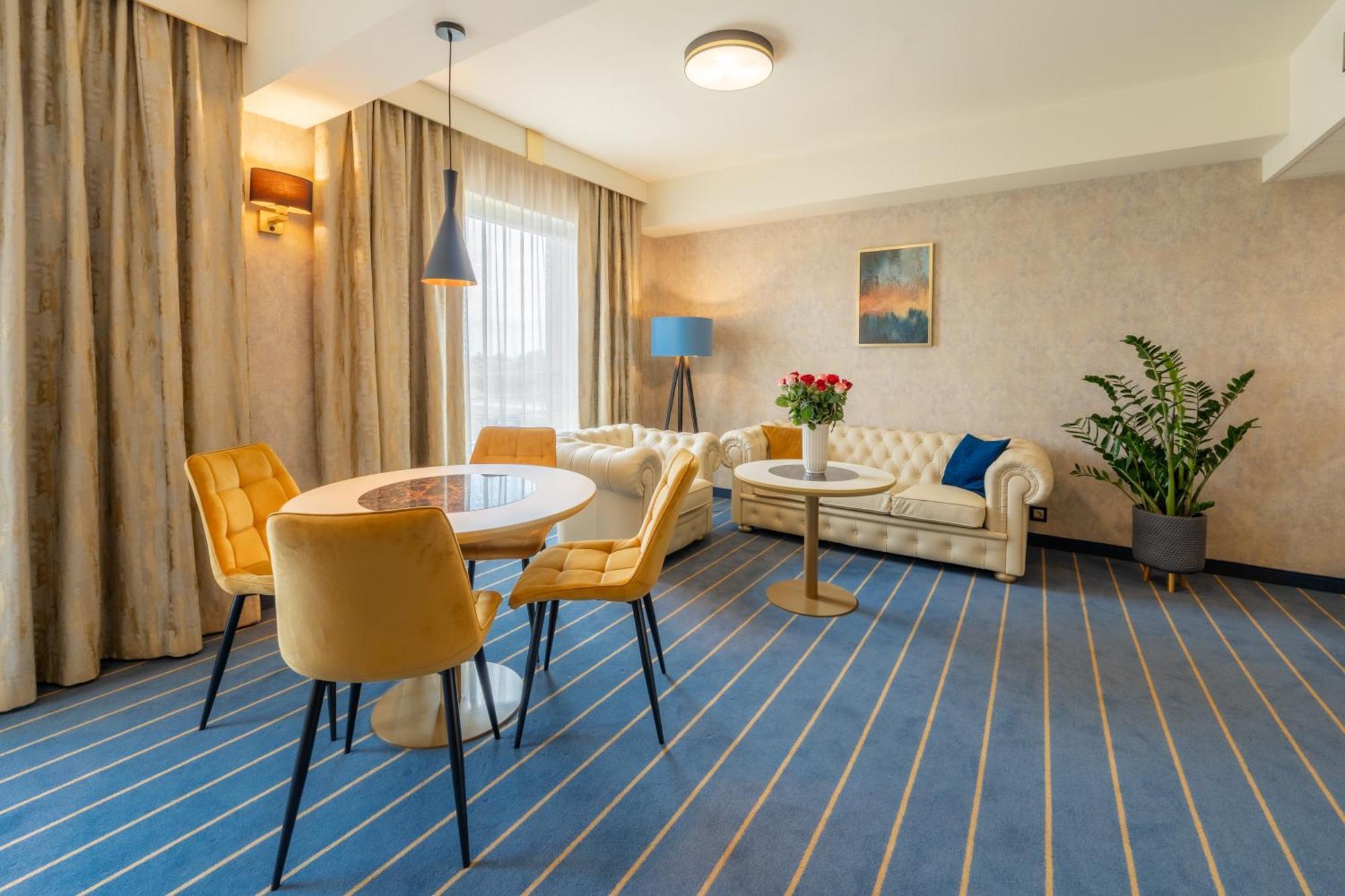 Park Hotel Diament Катовице Екстериор снимка