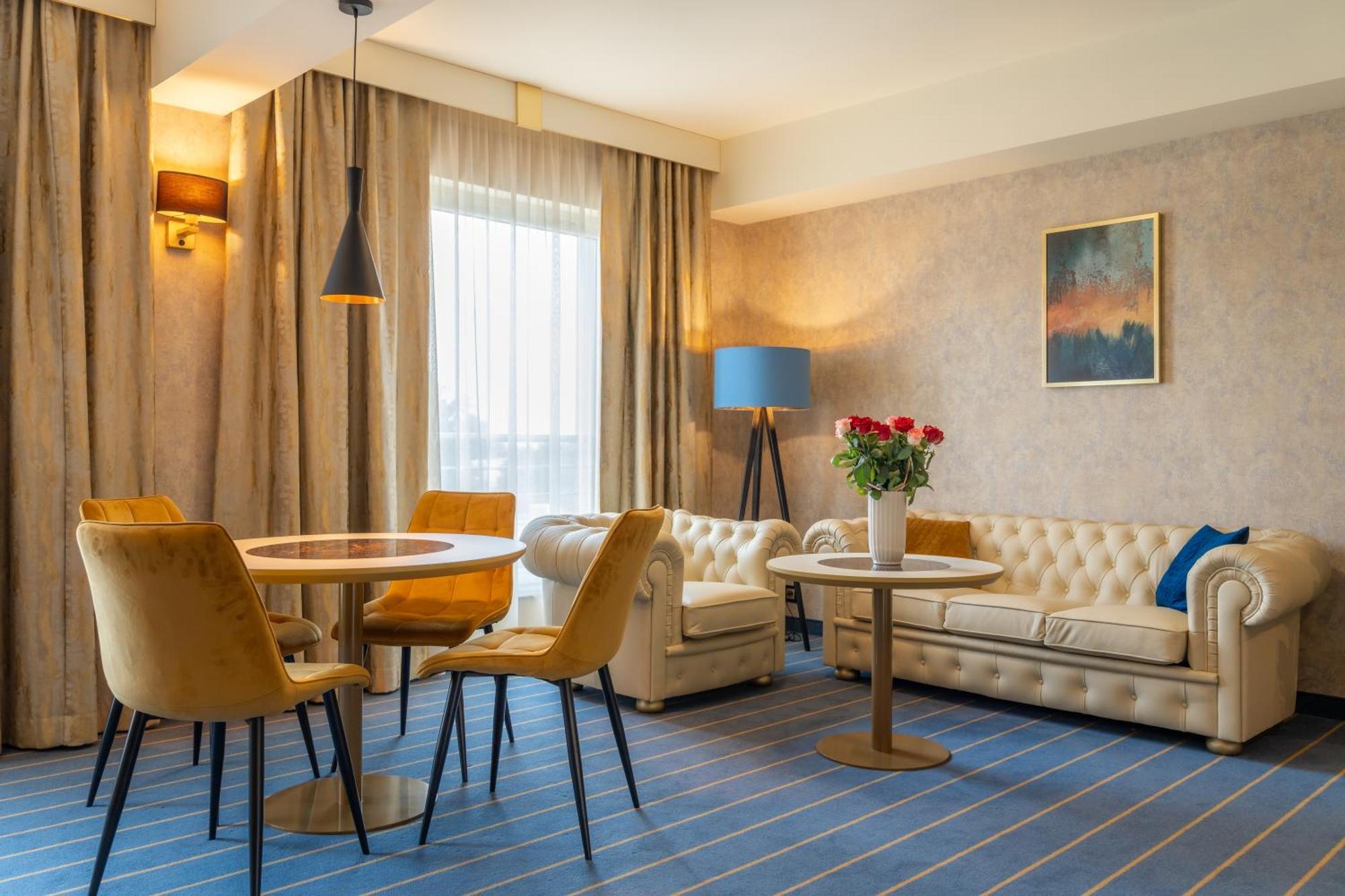 Park Hotel Diament Катовице Екстериор снимка