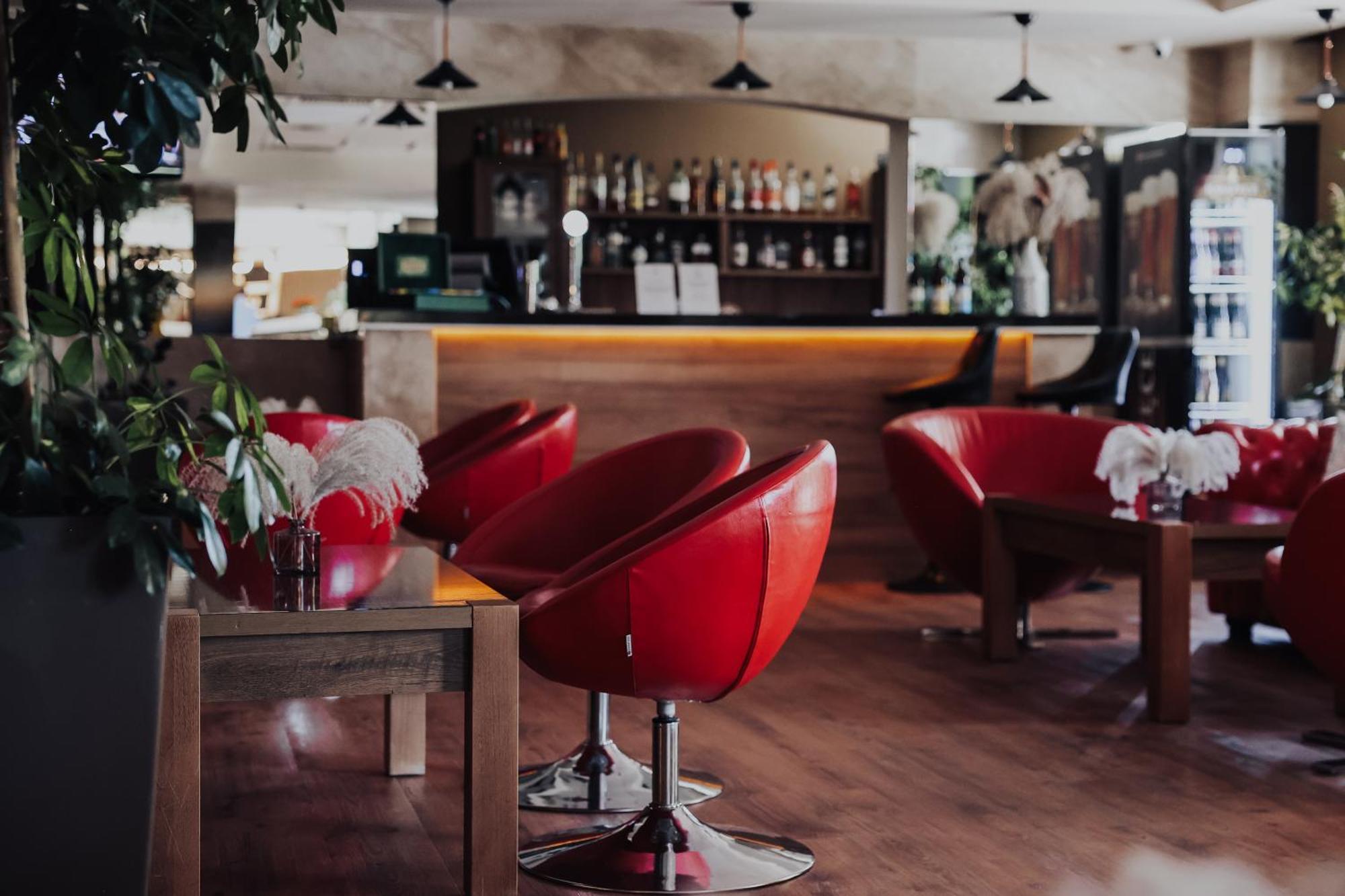 Park Hotel Diament Катовице Екстериор снимка